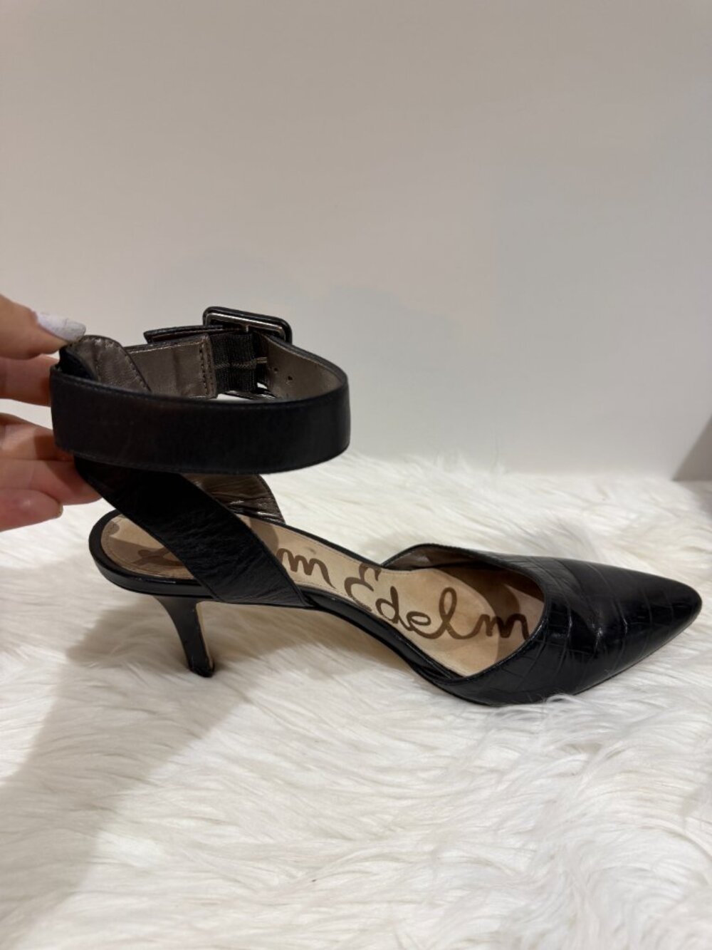 Sam Edelman Black Leather Pointed toe Ankle Strap Heels